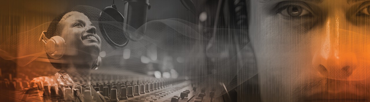 Un actor de doblaje graba el audio de un videojuego